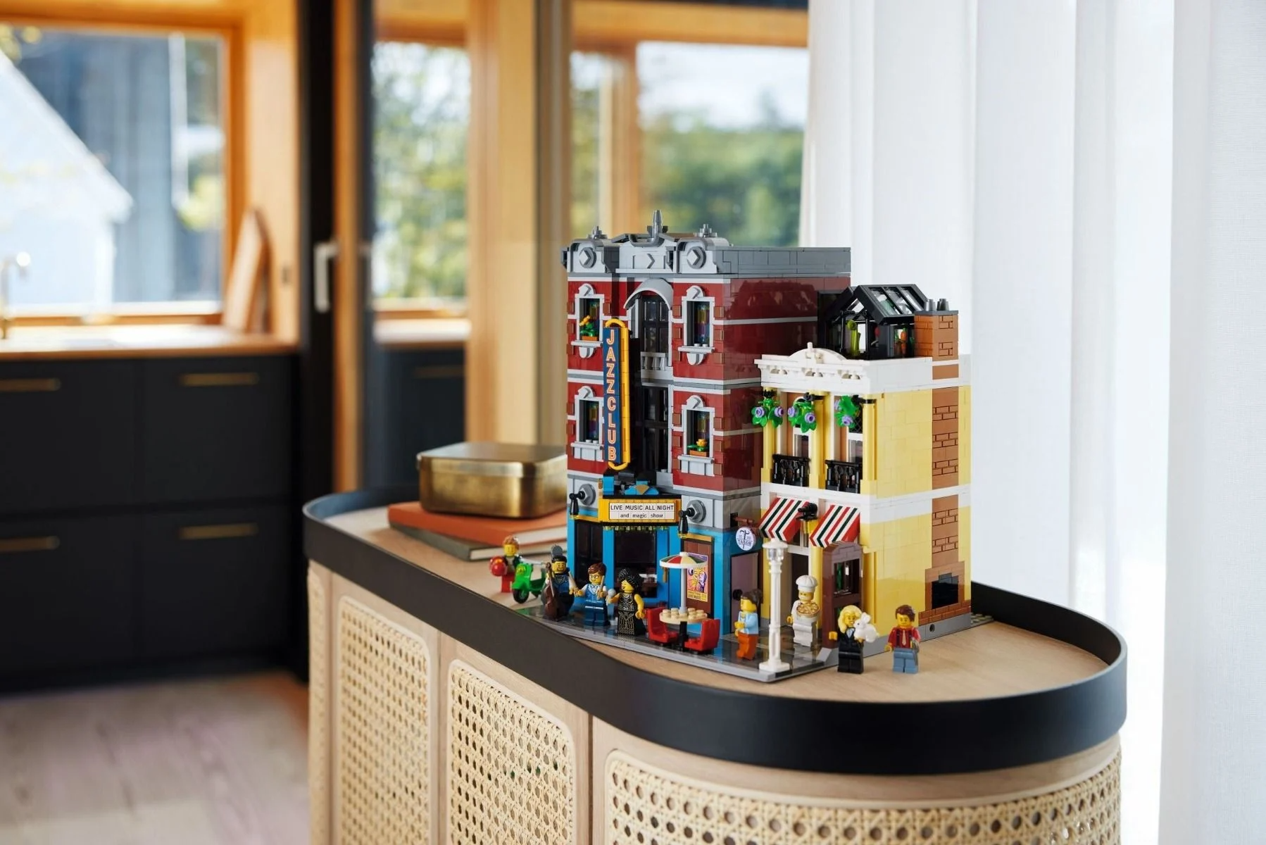LEGO Icons Jazz Club Modular Buildings