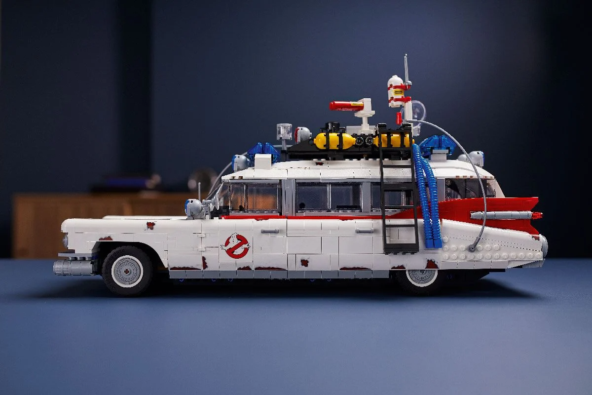 LEGO Icons Ghostbusters ECTO-1