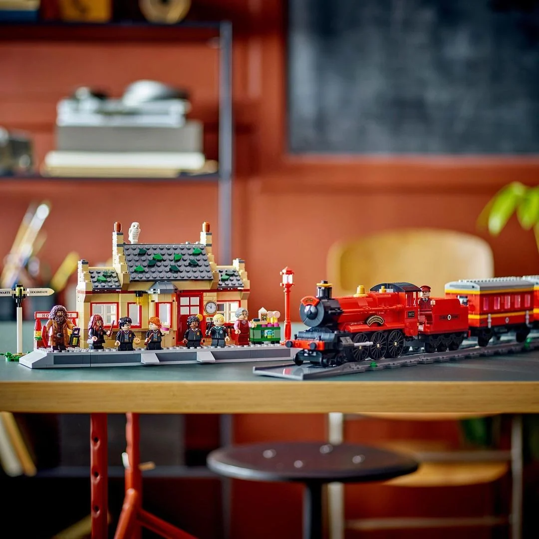 LEGO Harry Potter Hogwarts Express & Hogsmeade Station