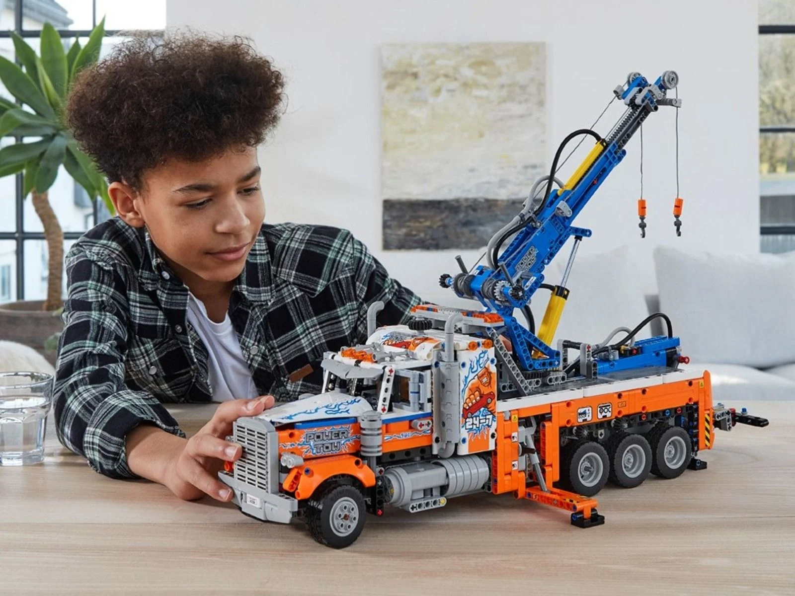 LEGO Technic Heavy-duty Tow Truck