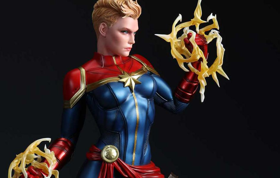 CAPTAIN MARVEL 1/4 SCALE PREMIUM STATUE
