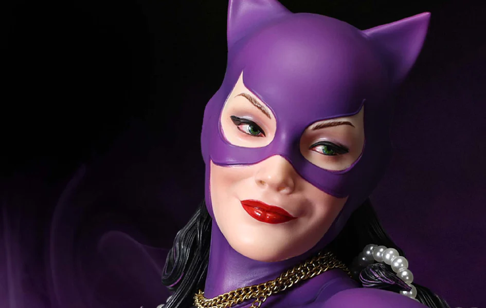 CATWOMAN 1/4 SCALE STATUE