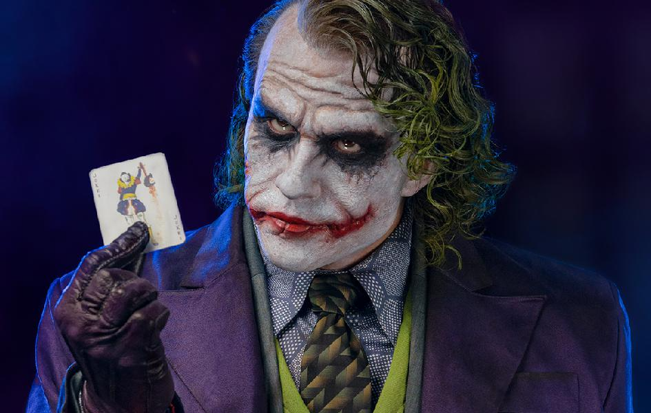 THE DARK KNIGHT JOKER LIFE-SIZE BUST HEATH LEDGER