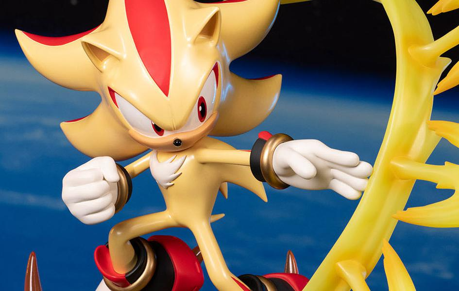 SUPER SHADOW STANDARD EDITION STATUE