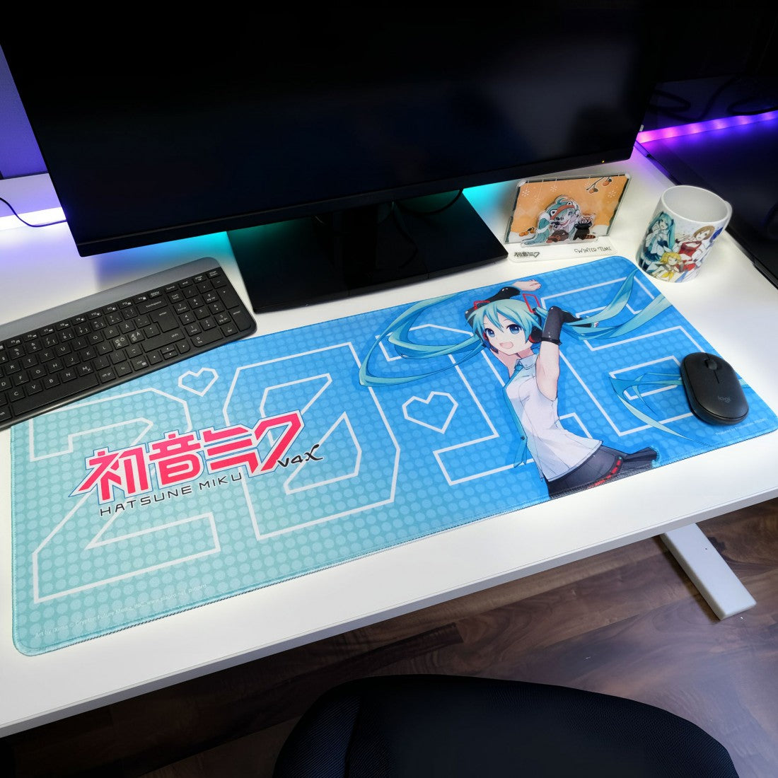Hatsune Miku V4x Version Gaming Mousepad XL