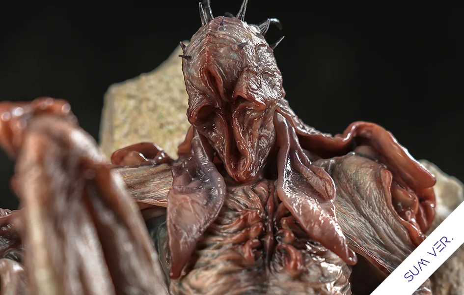 PLEATS SUM VERSION RESIN STATUE