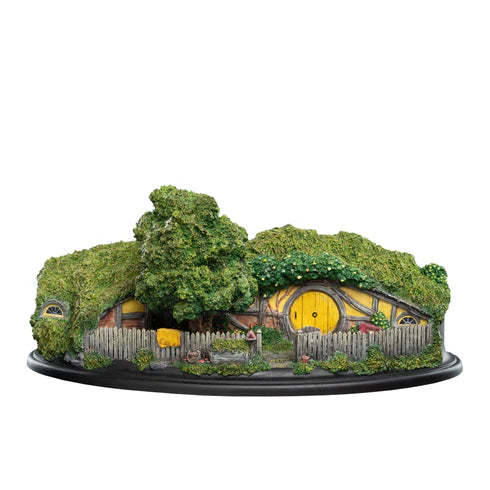 The Hobbit Trilogy Hobbit Hole 25 Gandalf's Cutting Statue