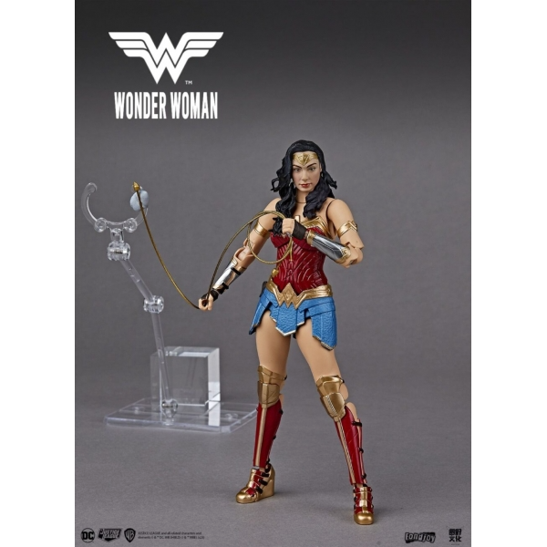 Wonder Woman 1/9 Scale Collectible Figure