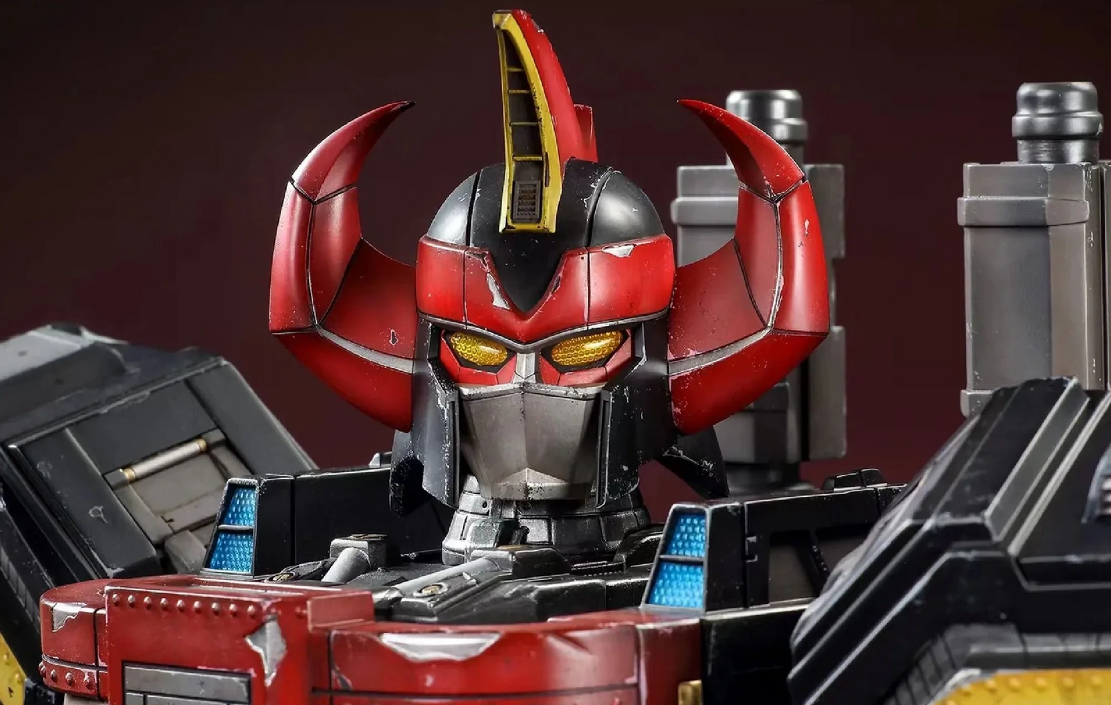 MIGHTY MORPHIN POWER RANGERS MEGAZORD STATUE