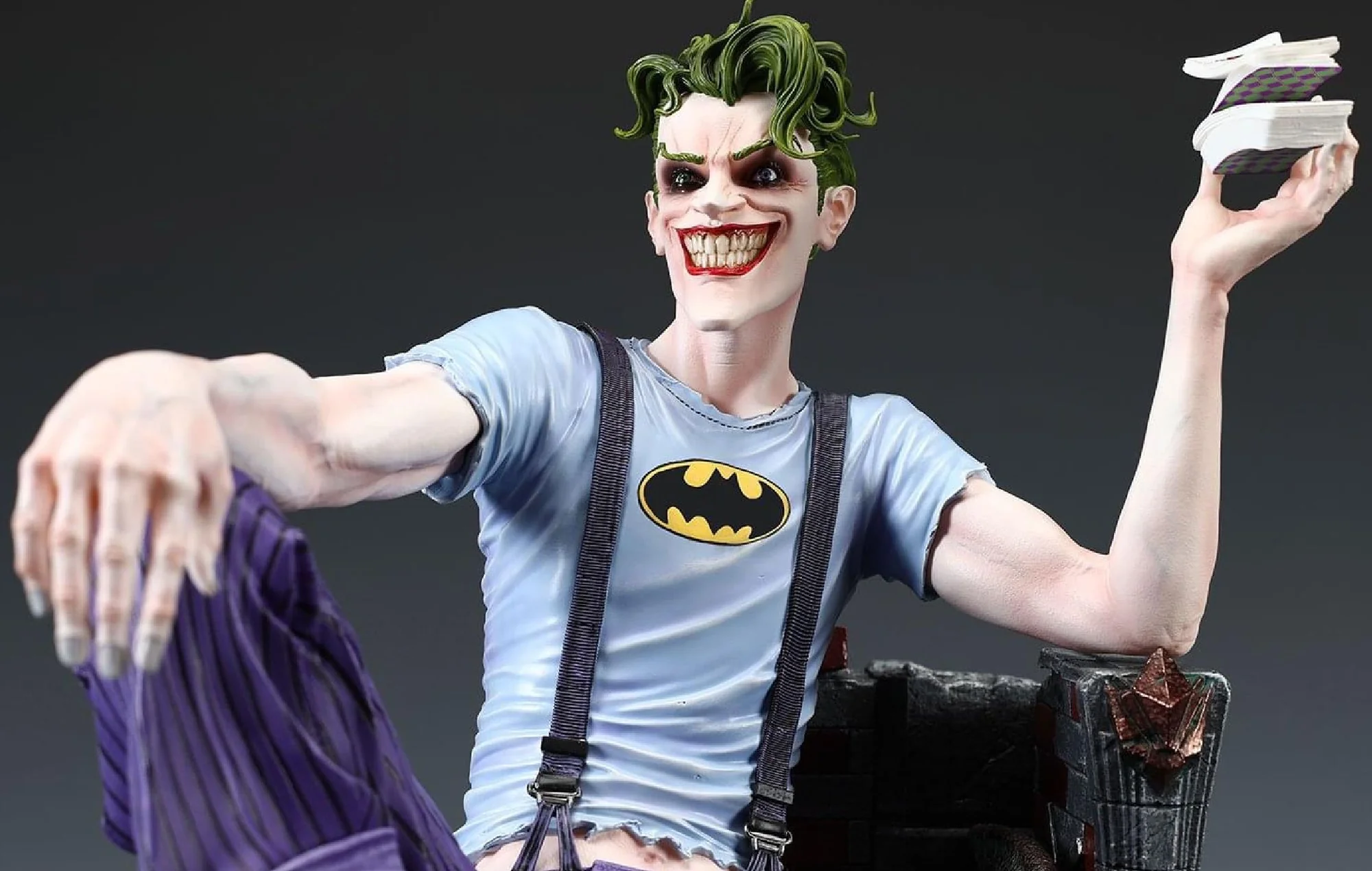 THE JOKER WHITE KNIGHT 1/4 SCALE STATUE