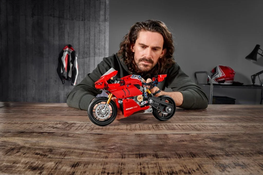 LEGO Technic Ducati Panigale V4 R