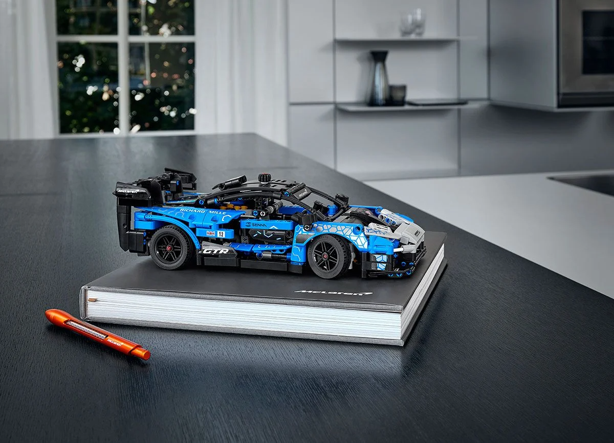 LEGO Technic McLaren Senna GTR