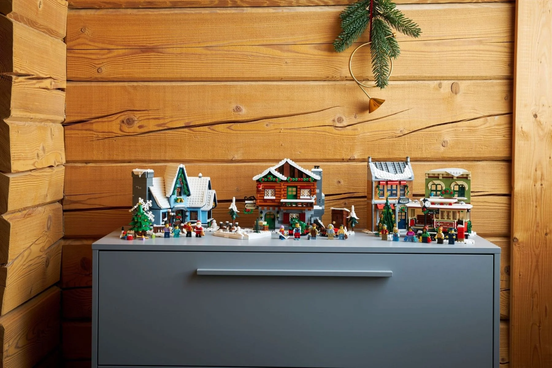 LEGO Icons Alpine Lodge