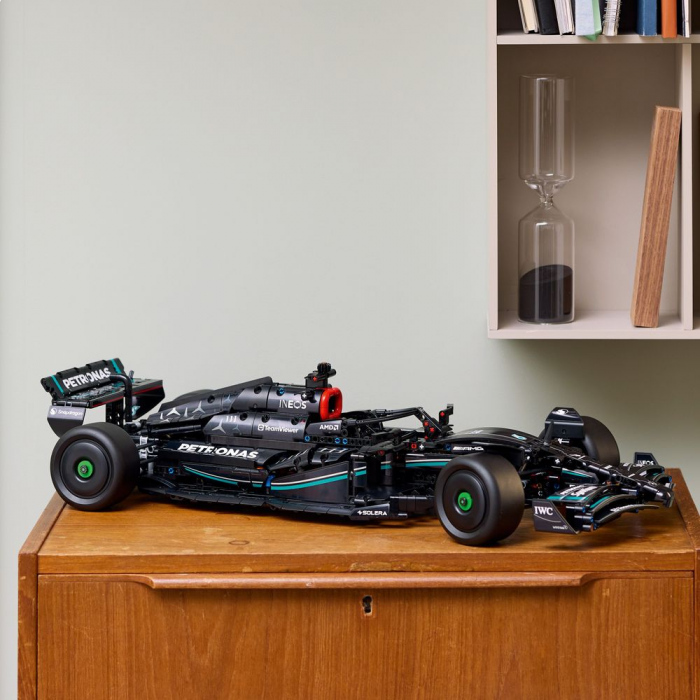 LEGO Technic Mercedes-AMG F1 W14 E Performance