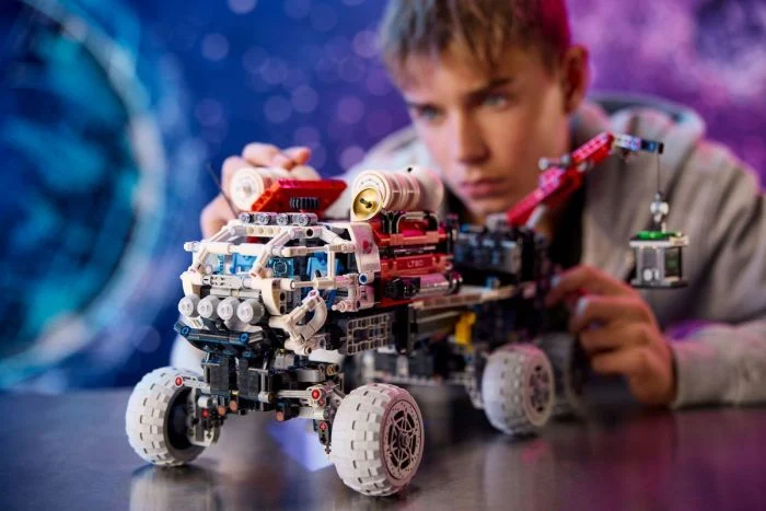 LEGO Technic Mars Crew Exploration Rover