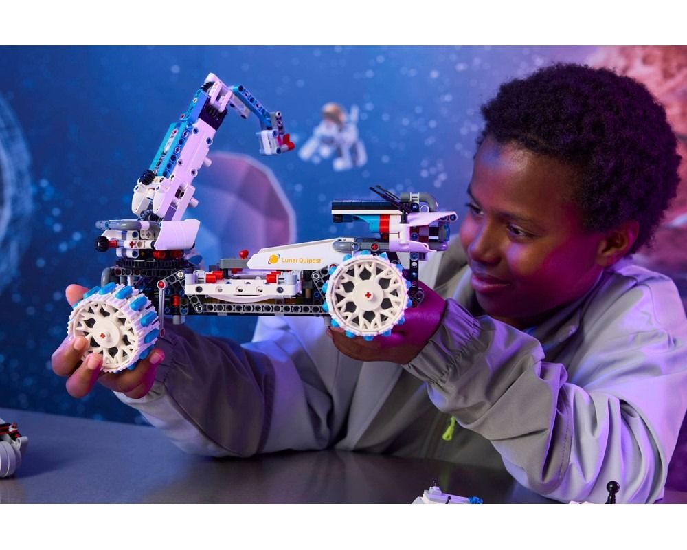LEGO Technic Lunar Outpost Moon Rover Space Vehicle