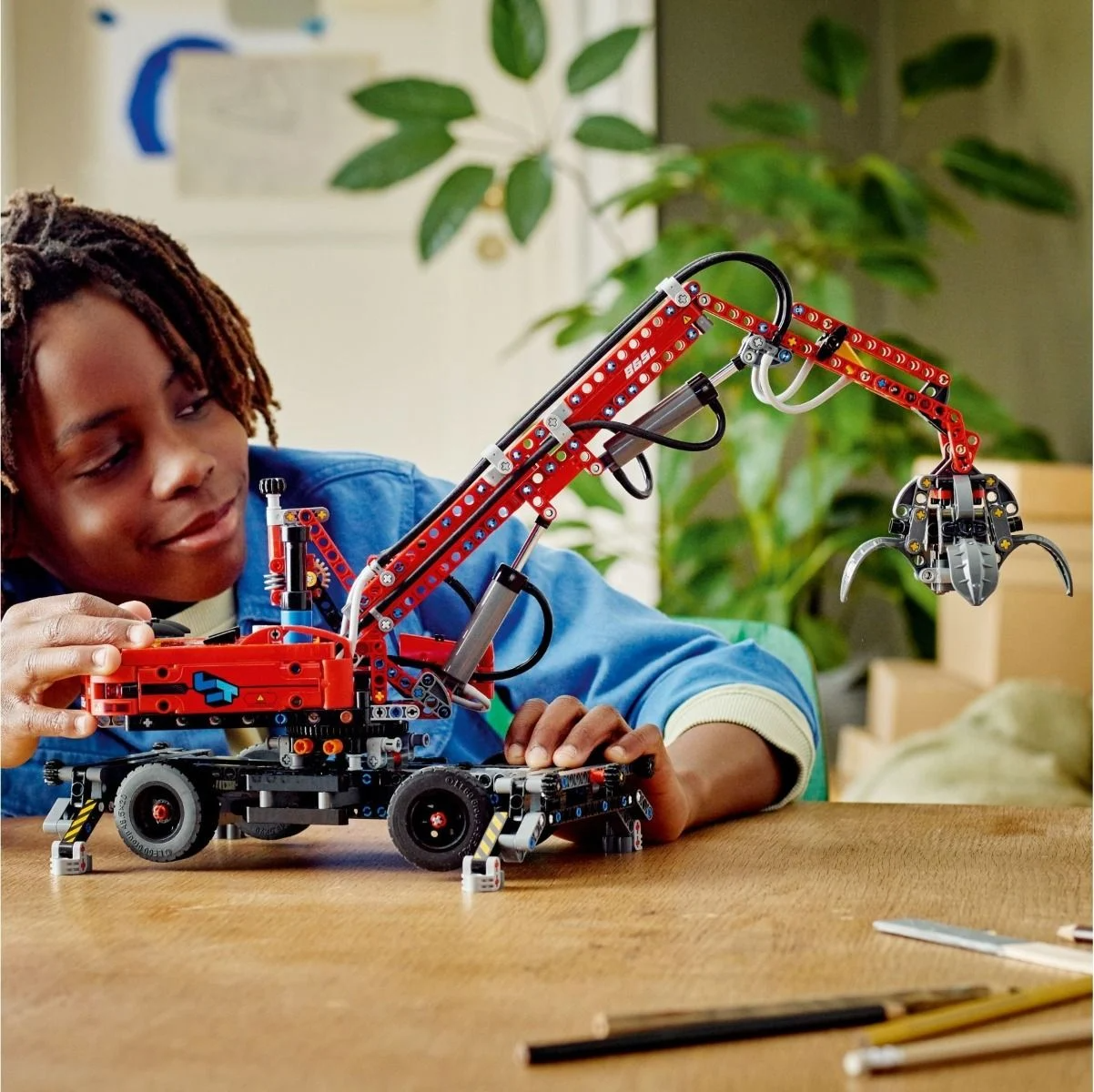 LEGO Technic Material Handler