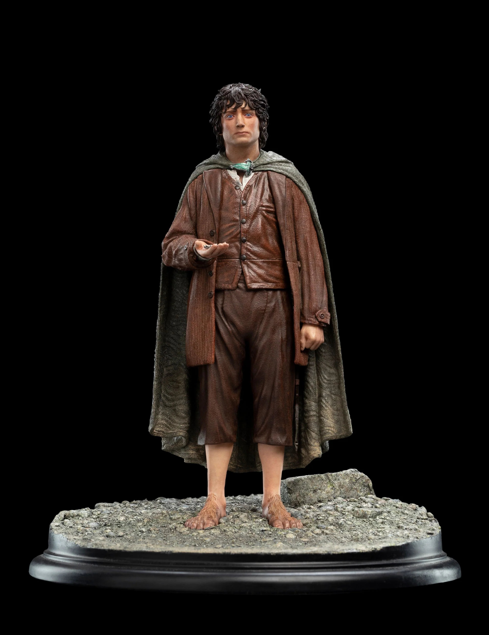 The Lord of the Rings FRODO BAGGINS, RINGBEARER 1/6 SCALE STATUE