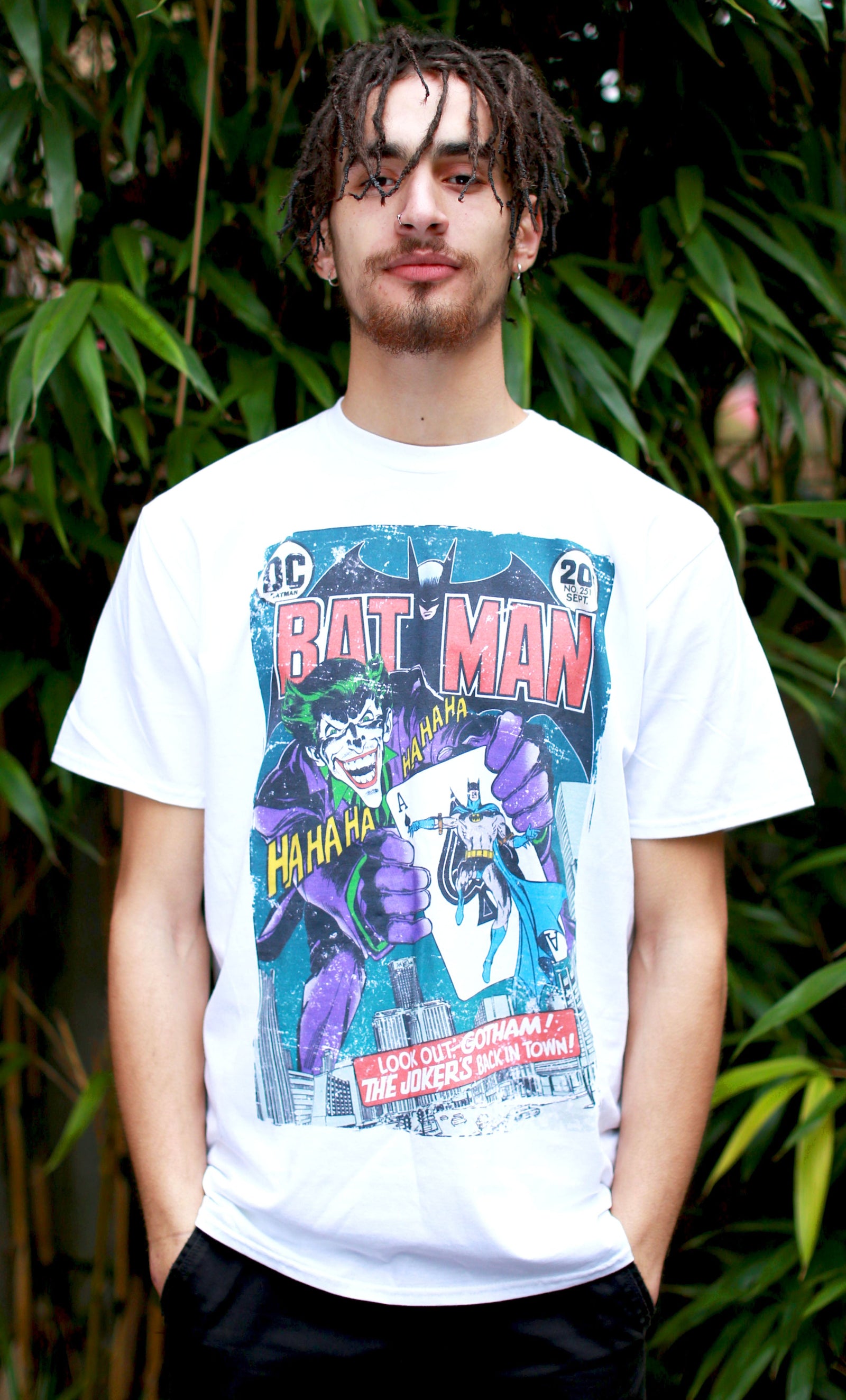 DC Comics Batman Cover 251 Joker Official Men's T-shirt ()