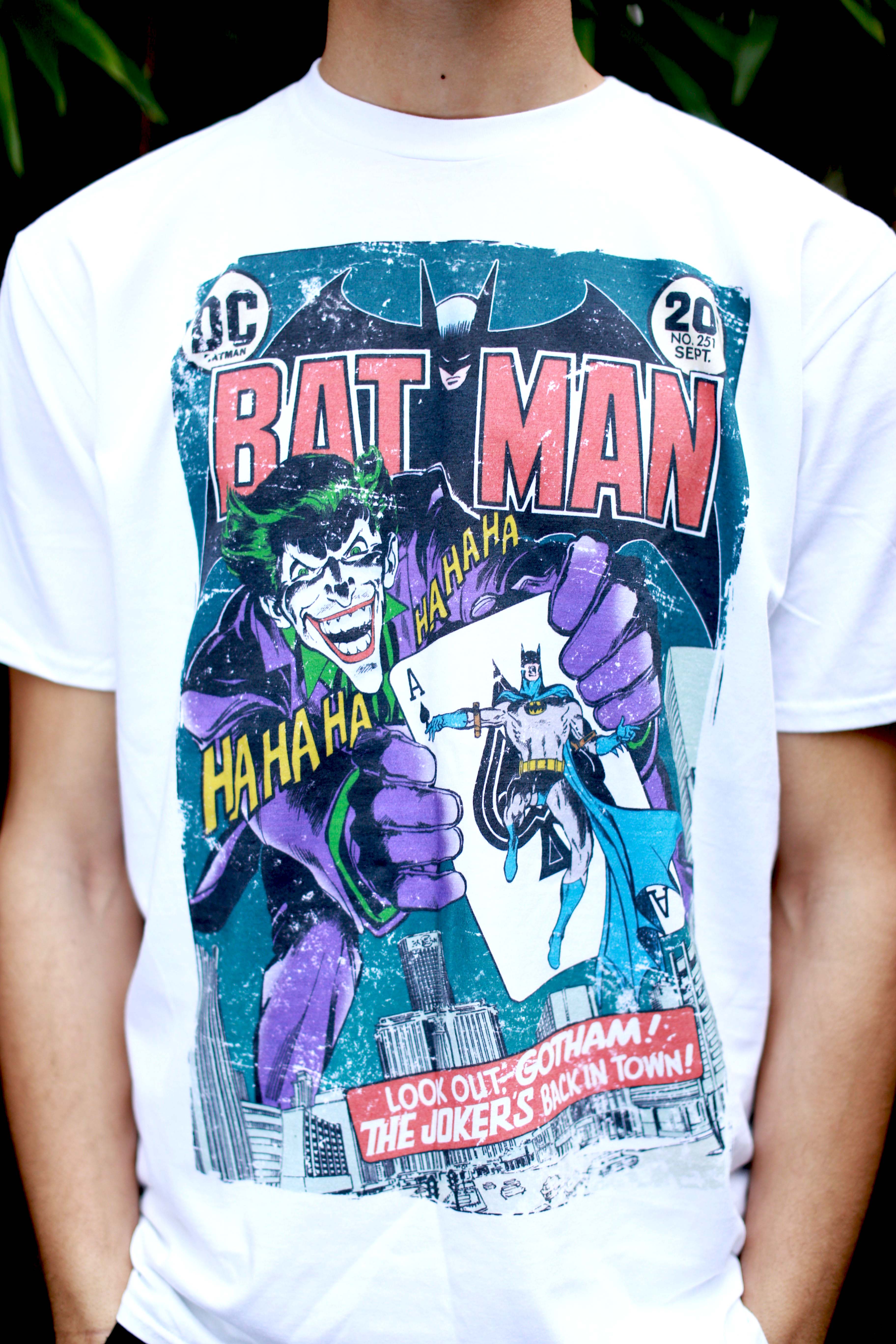DC Comics Batman Cover 251 Joker Official Men's T-shirt ()