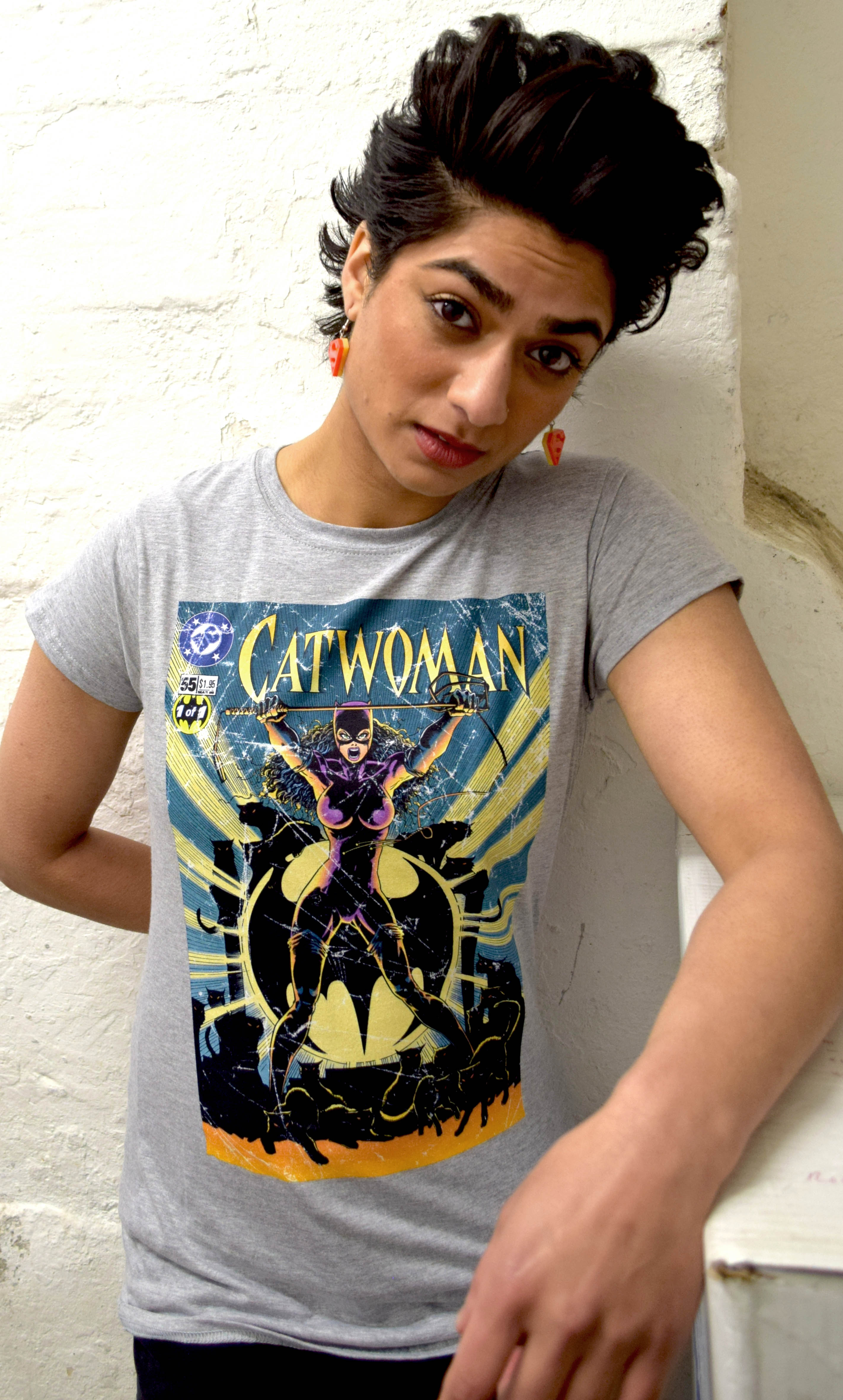 DC Comics Catwoman Cover #55 Retro Official Women's T-shirt ()