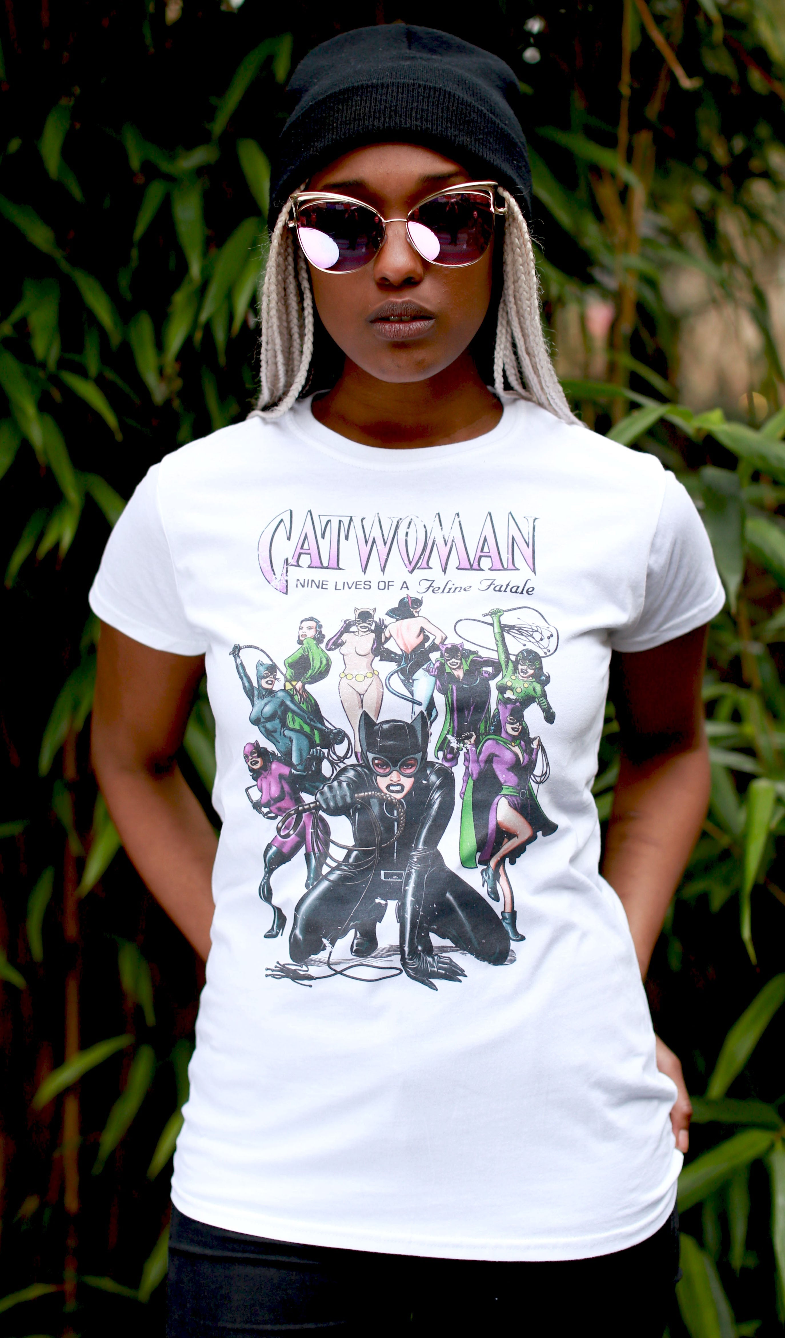 DC Comics Catwoman Cover Nine Lives Official Women's T-shirt ()