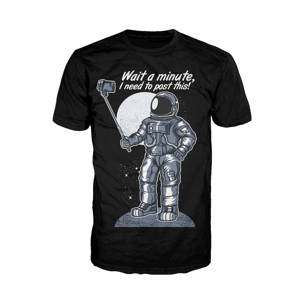 Weird Science Selfie Astronaut Official Men's T-shirt ()