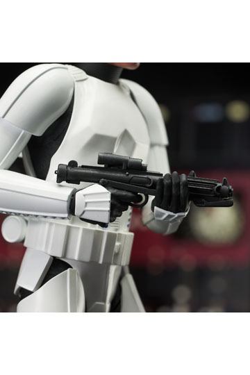Star Wars Episode IV Milestones Statue 1/6 Han Solo (Stormtrooper Disguise) 40th Anniversary Exclusive 30 cm