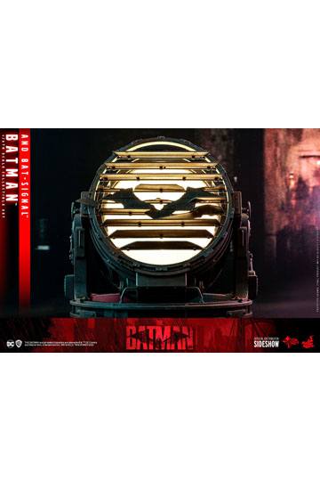 The Batman Movie Masterpiece Action Figure 1/6 Batman with Bat-Signal 31 cm
