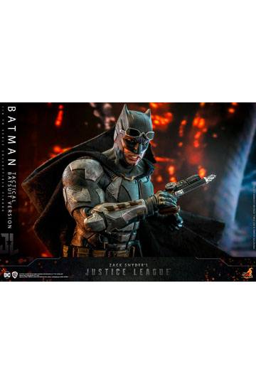 Zack Snyder`s Justice League Action Figure 1/6 Batman (Tactical Batsuit Version) 33 cm