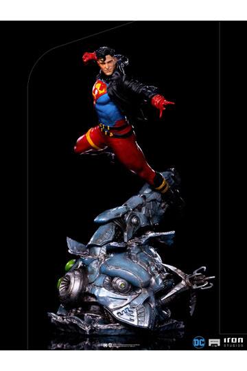 DC Comics Deluxe Art Scale Statue 1/10 Superboy 28 cm