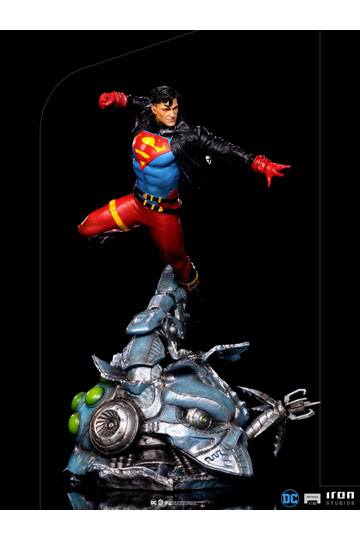 DC Comics Deluxe Art Scale Statue 1/10 Superboy 28 cm