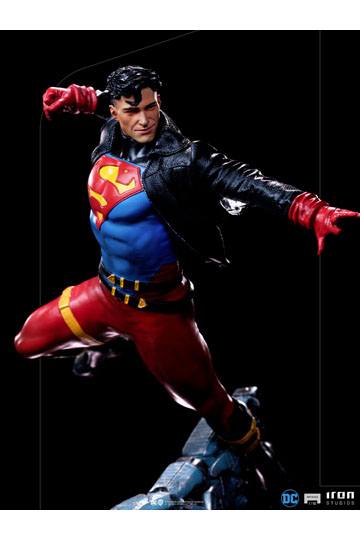 DC Comics Deluxe Art Scale Statue 1/10 Superboy 28 cm