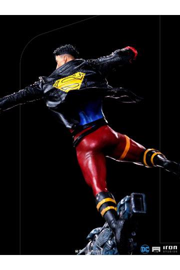 DC Comics Deluxe Art Scale Statue 1/10 Superboy 28 cm