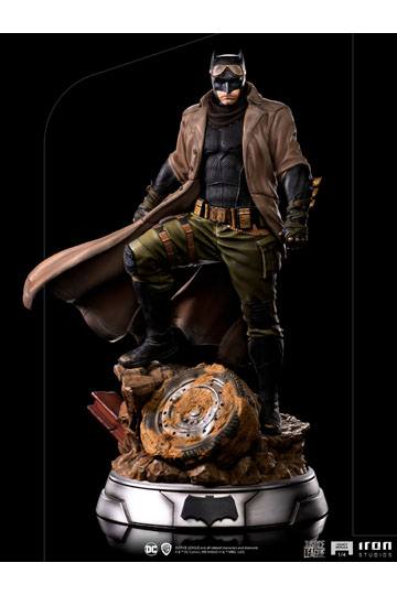 Zack Snyder's Justice League Legacy Replica Statue 1/4 Batman Knightmare 58 cm