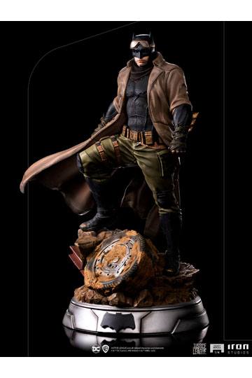 Zack Snyder's Justice League Legacy Replica Statue 1/4 Batman Knightmare 58 cm