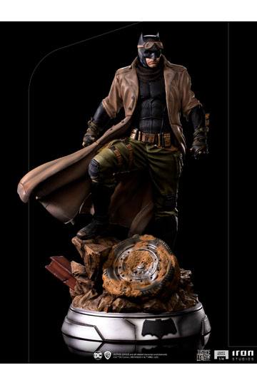 Zack Snyder's Justice League Legacy Replica Statue 1/4 Batman Knightmare 58 cm