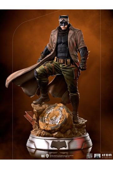 Zack Snyder's Justice League Legacy Replica Statue 1/4 Batman Knightmare 58 cm