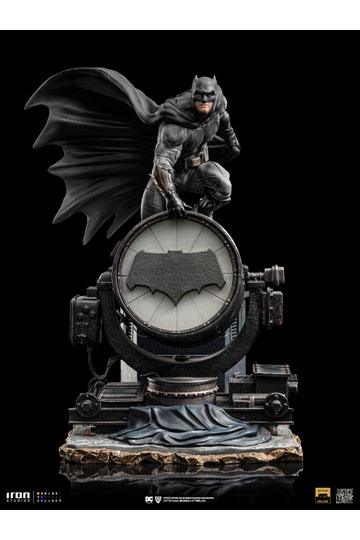 Zack Snyder's Justice League Deluxe Art Scale Statue 1/10 Batman on Batsignal 28 cm