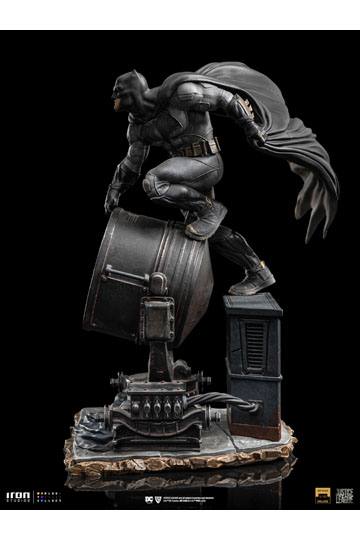 Zack Snyder's Justice League Deluxe Art Scale Statue 1/10 Batman on Batsignal 28 cm