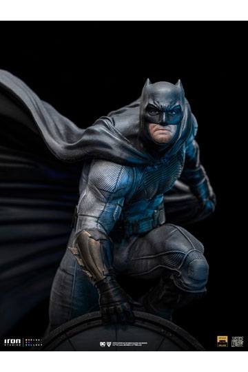 Zack Snyder's Justice League Deluxe Art Scale Statue 1/10 Batman on Batsignal 28 cm
