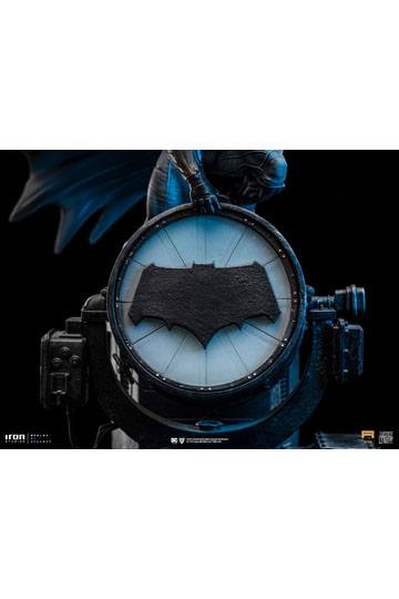 Zack Snyder's Justice League Deluxe Art Scale Statue 1/10 Batman on Batsignal 28 cm