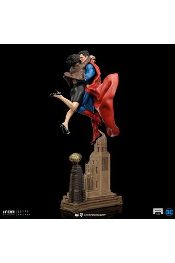DC Comics Diorama 1/6 Superman & Lois 57 cm