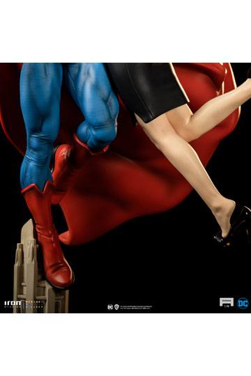 DC Comics Diorama 1/6 Superman & Lois 57 cm