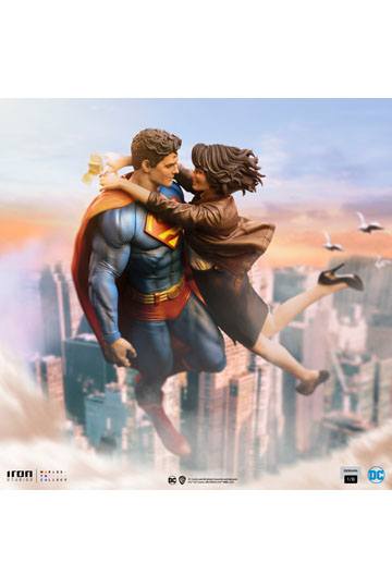 DC Comics Diorama 1/6 Superman & Lois 57 cm