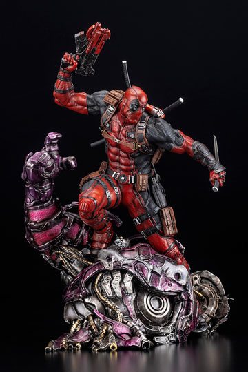 Marvel Fine Art Signature Series featuring the Kucharek Brothers Statue 1/6 Deadpool 36 cm