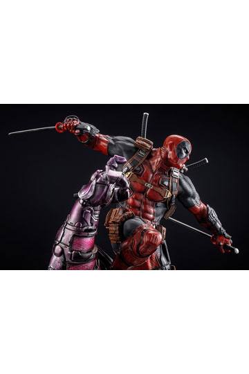 Marvel Fine Art Signature Series featuring the Kucharek Brothers Statue 1/6 Deadpool 36 cm