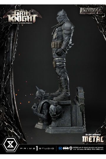 Dark Nights: Metal Statues The Grim Knight & The Grim Knight Exclusive 82 cm Assortment