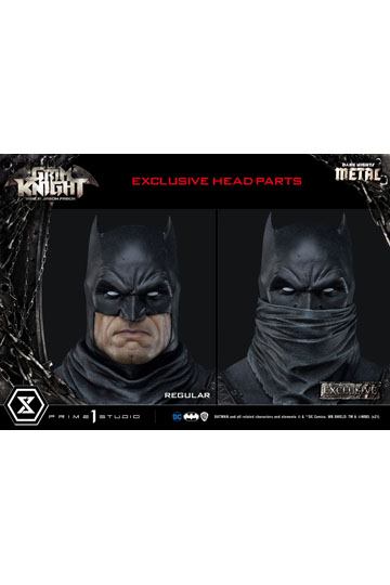 Dark Nights: Metal Statues The Grim Knight & The Grim Knight Exclusive 82 cm Assortment