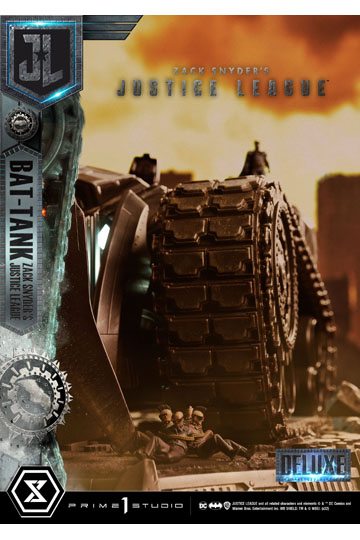 Zack Snyder's Justice League Museum Masterline Diorama Bat-Tank Deluxe Version 36 cm